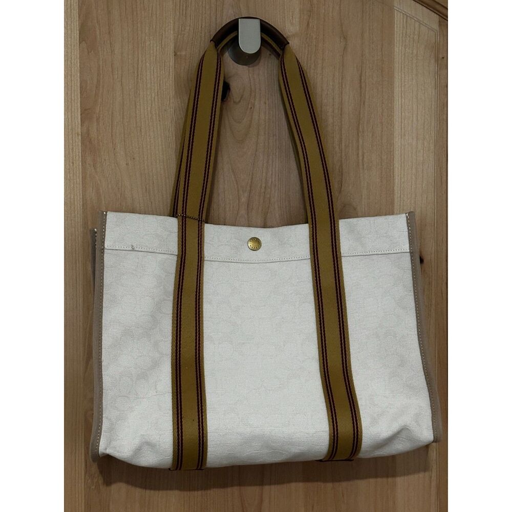 Coach Spin Tote 42 In Signature Jacquard, Natural Multi EUC